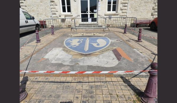 Réfection de la mosaïque du parvis de la mairie